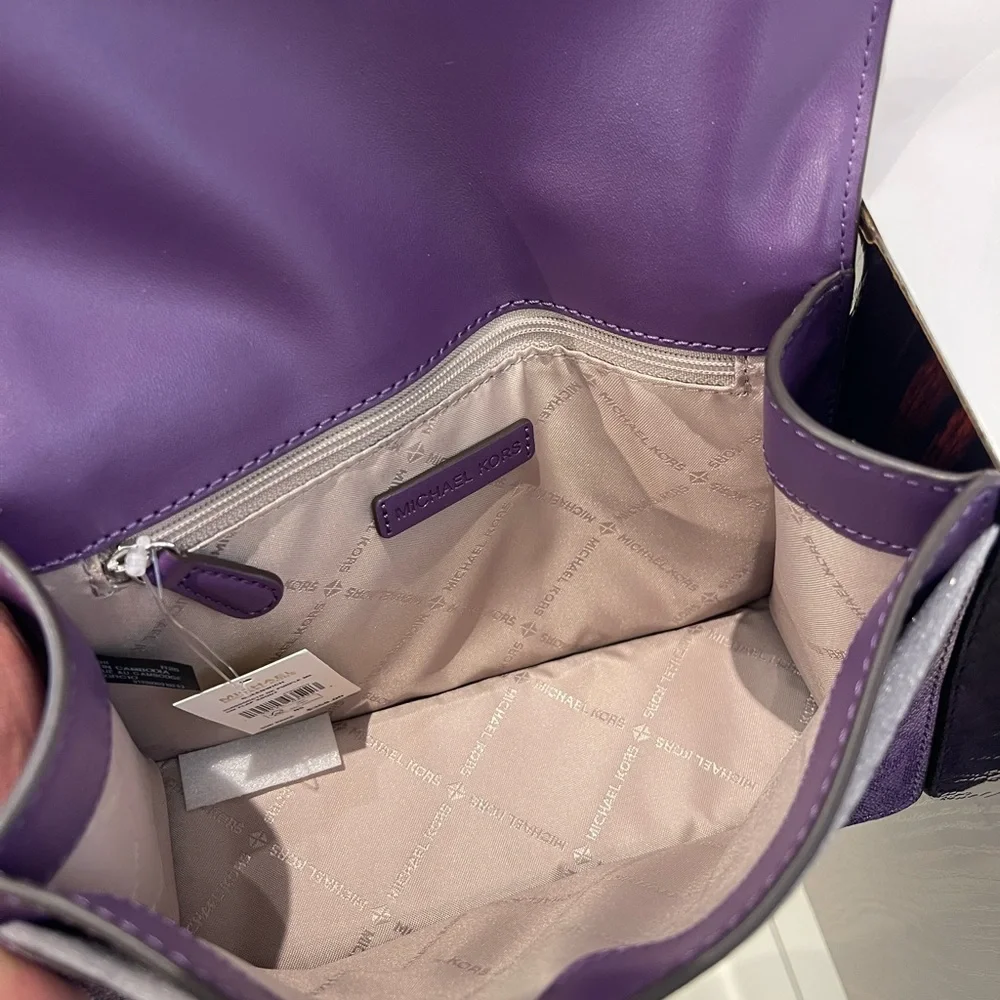 MICHAEL KORS Greenwich Md Ombré Signature Logo Tri-Fold Wallet
Dark Purple Multi - Picture 12 of 16